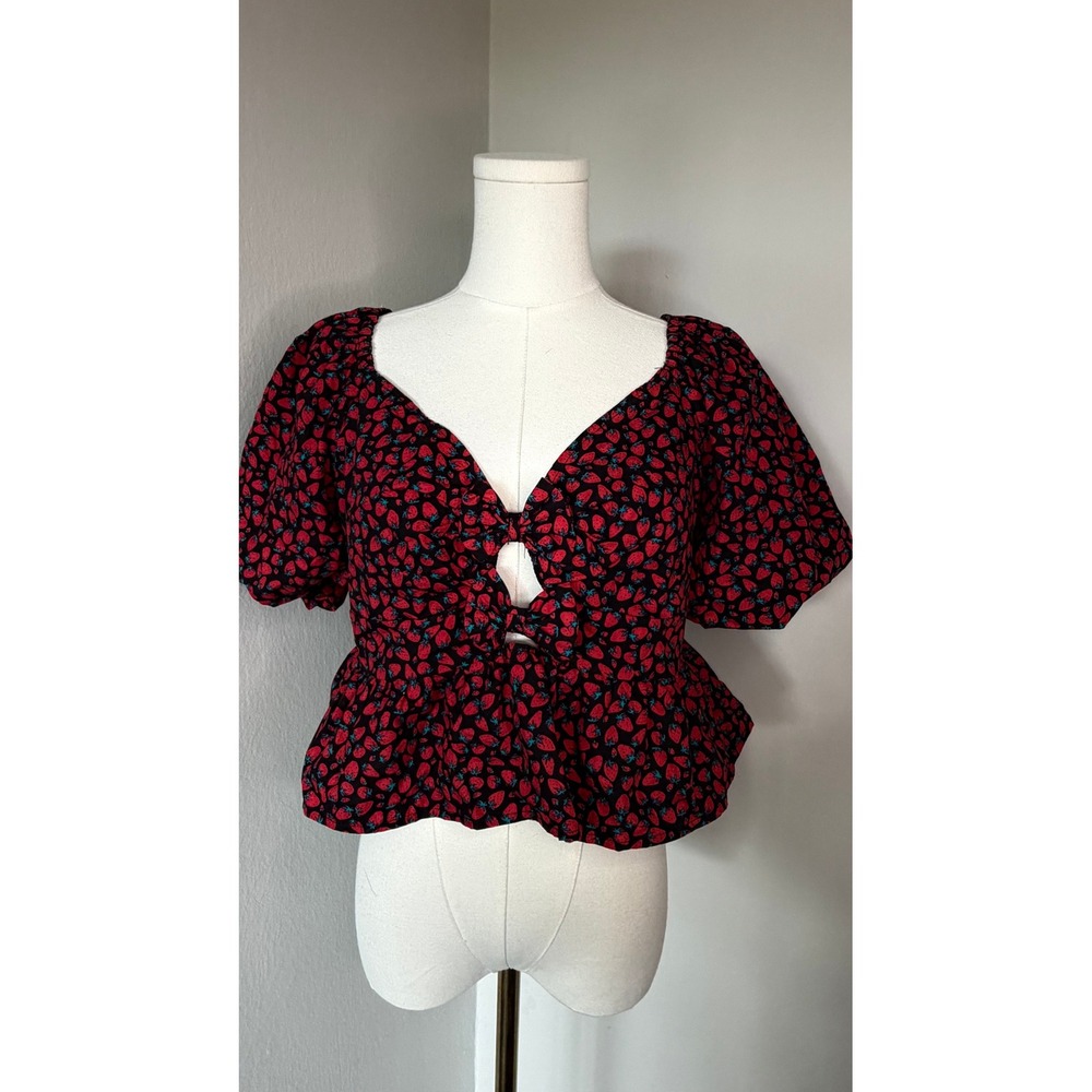 Band of the Free Strawberry Print Bow Front Peplum Crop Top L Puff Sleeve
